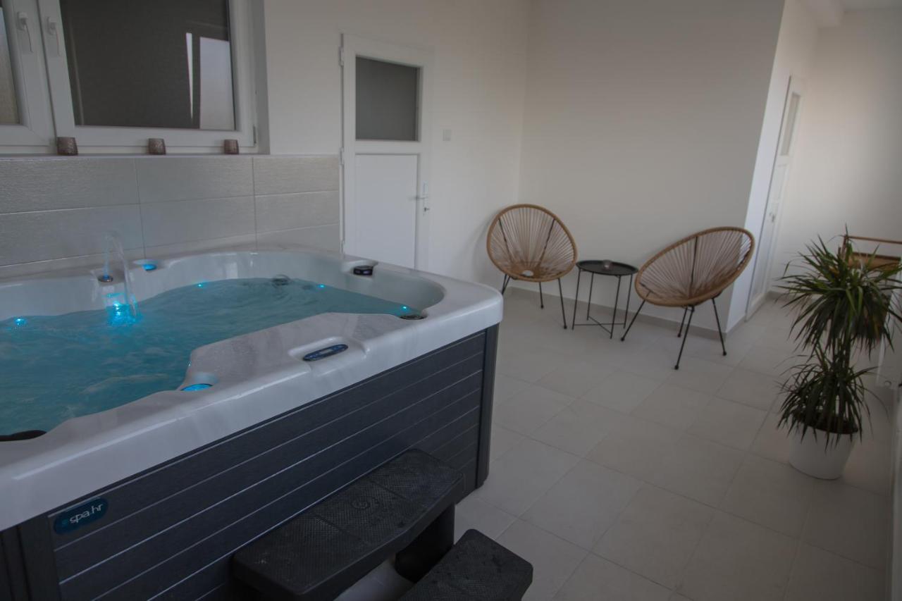 Holiday Home Thesaurum Karanac Exterior photo