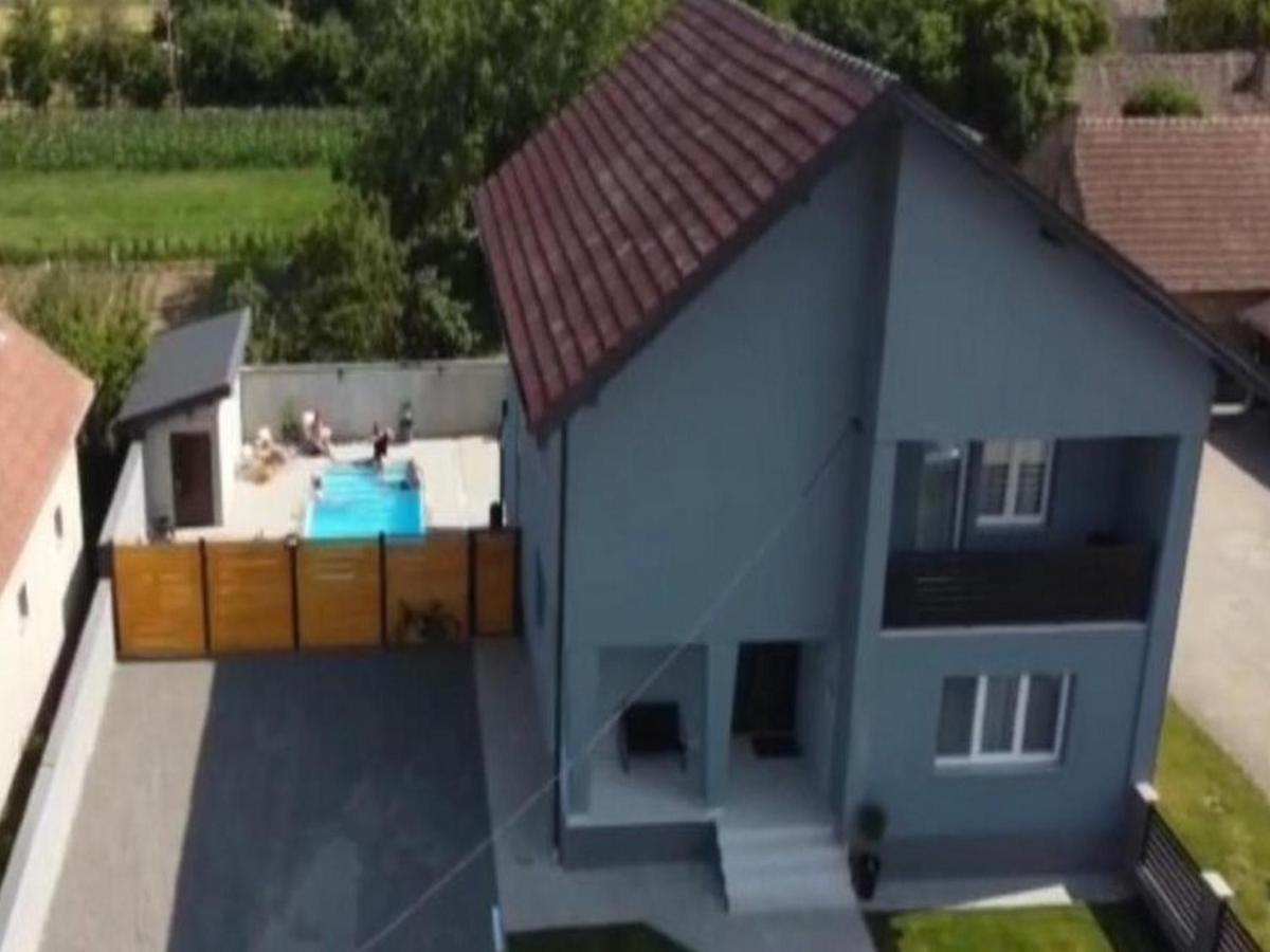 Holiday Home Thesaurum Karanac Exterior photo
